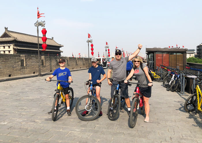 Die Stadtmauer in Xi'an ist eine der ältesten und größten Stadtmauer Chinas