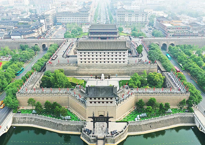 Die Stadtmauer in Xi'an ist eine der ältesten und größten Stadtmauer Chinas