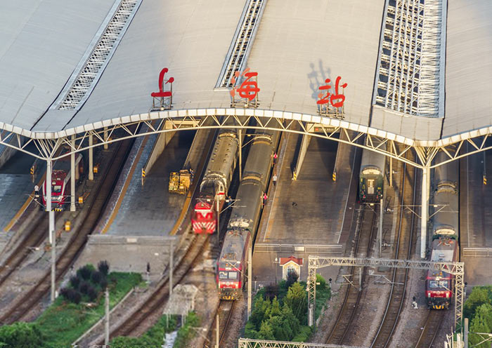 Der geschäftige Shanghai Bahnhof