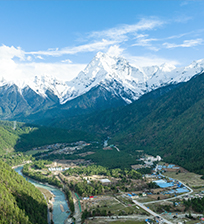 Die schöne Natur von Nyingchi, Tibet Die schöne Natur von Nyingchi, Tibet