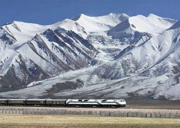 Faszinierende Landschaften auf Tibet-Zugreise