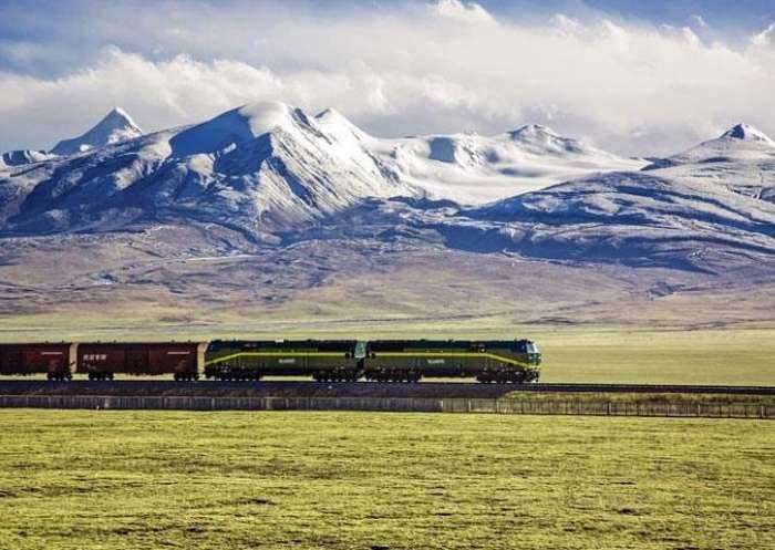 Spektakuläre Ausblicke auf Tibet-Bahnreise